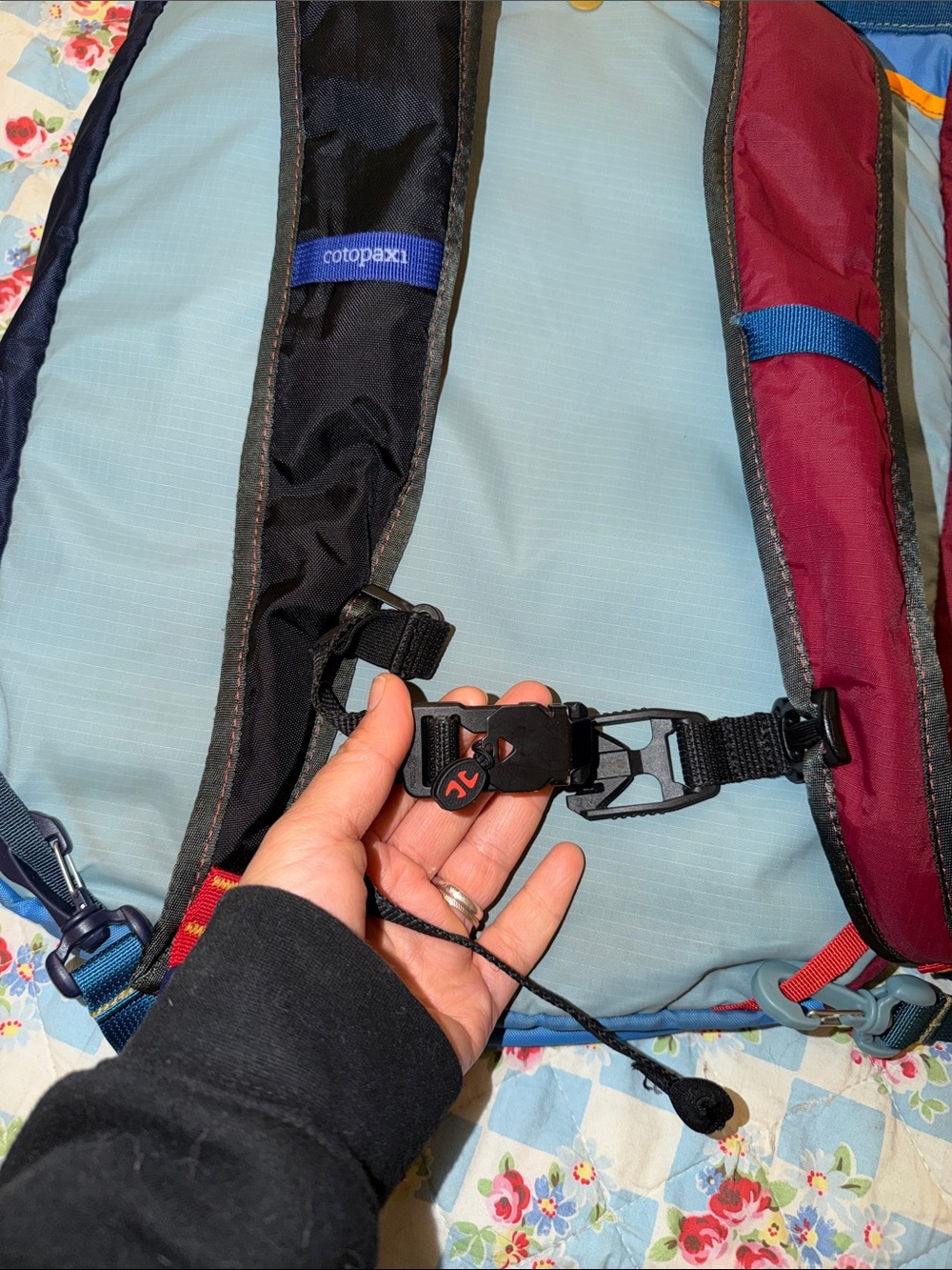 Cotopaxi Todo 16L Multicolor Backpack convertible with bonus chest clip - Picture 5 of 5